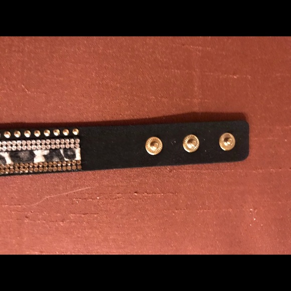 LAST ONE Beautiful animal print wrap bracelet - Picture 4 of 5